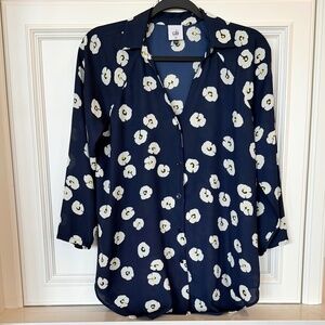 Cabi Go-To Button Up – Navy Daisy Floral Blouse – Size XS